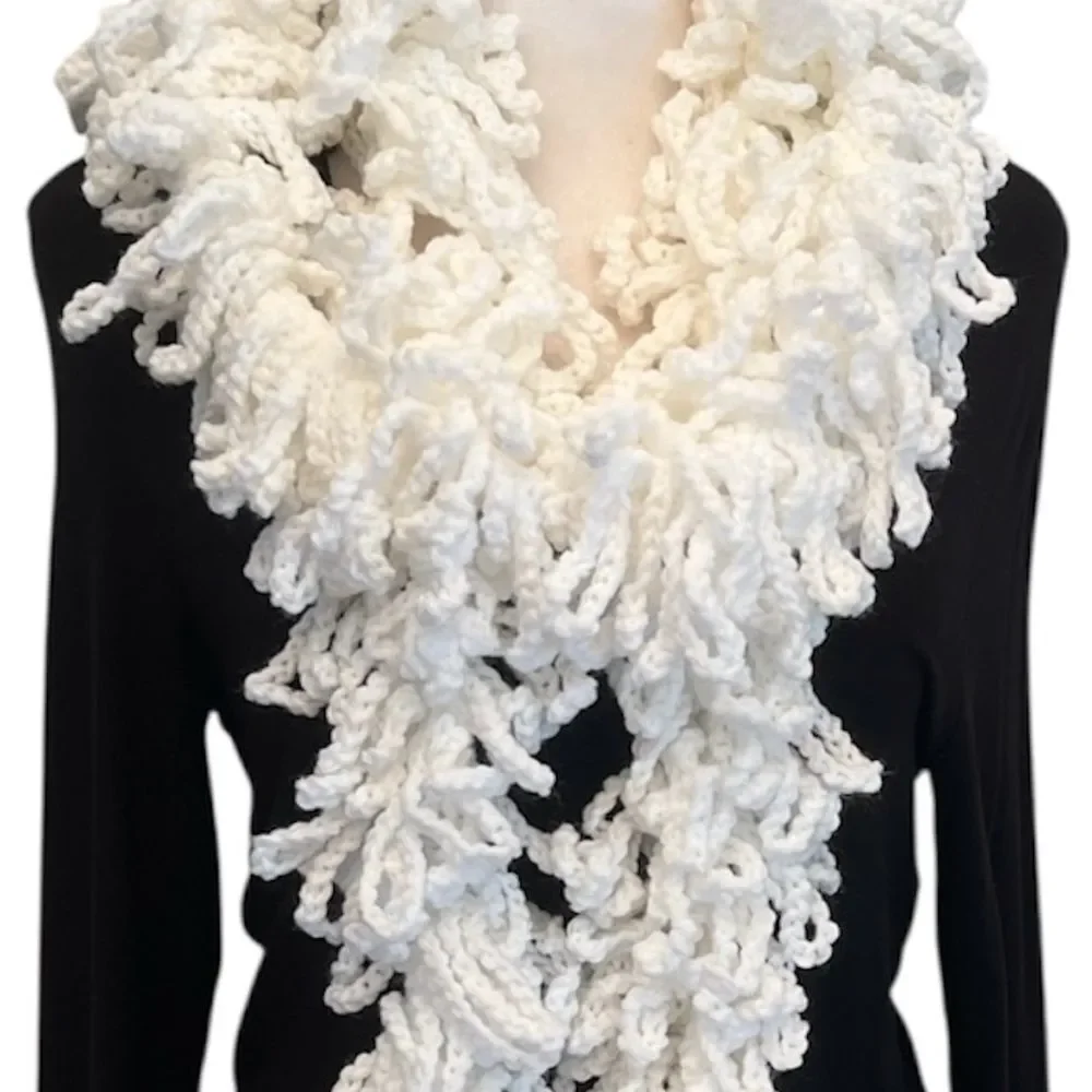 NWT Angelas Designs hand crocheted one of a kind loopy boa scarf